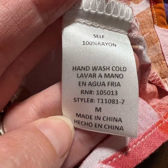 Emily Wonder Abstract Multicolor Long Sleeve Popover Top Size Medium - Picture 9 of 9